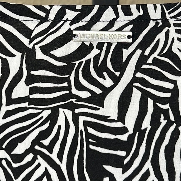 Michael Michael Kors Womens Printed Twist Keyhole stretchy top LG & SM BLK/WHT - Picture 4 of 8